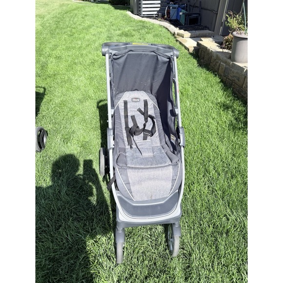 Chicco Bravo Quick-Fold Stroller Gently Used Easy One-Hand Fold Compact - Picture 1 of 16